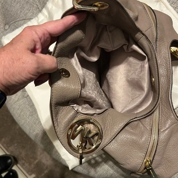Michael Kors Fulton Taupe Leather Shoulder Bag - Picture 3 of 6